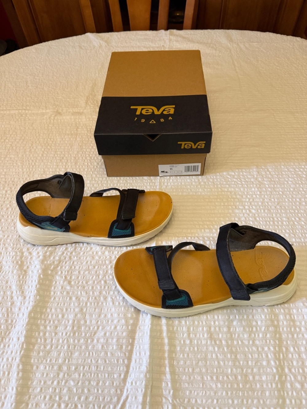 Teva Zymic Black and Teal Adjustable Strap Sandals Size 11